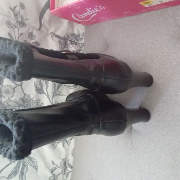 Boots - Picture 4 of 6